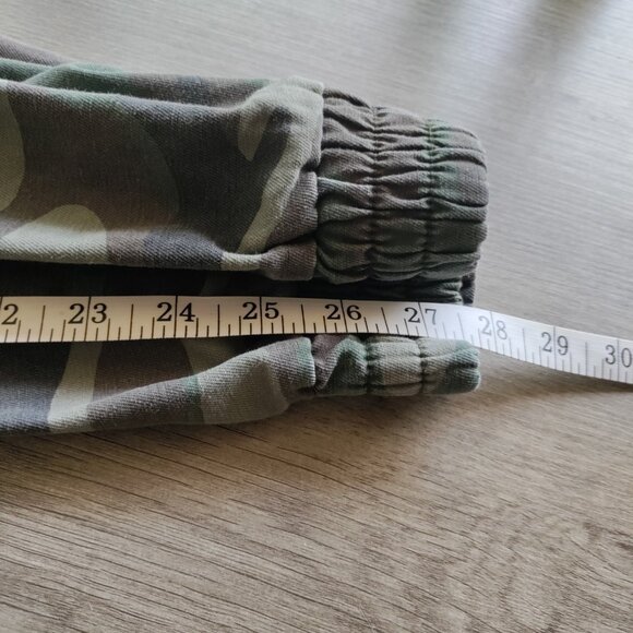 Aritzia Tna Camo Joggers Womens Size Medium Drawstring Pants - Picture 7 of 8